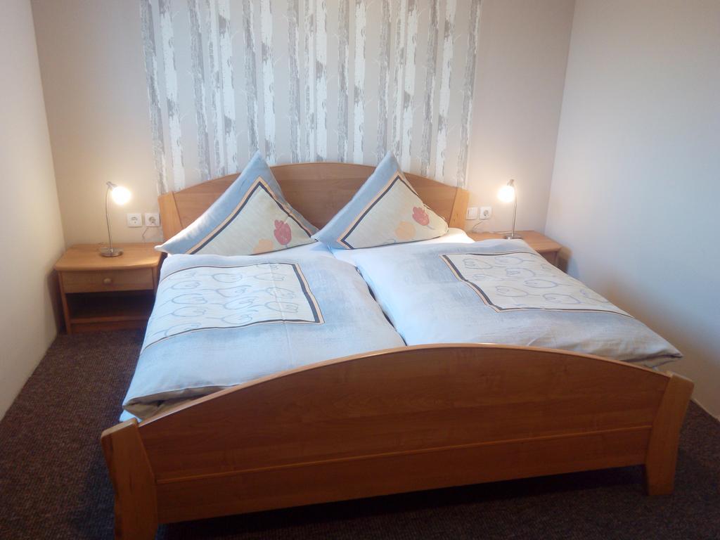 Hotel Zum Schleicher Kuckuck Exteriör bild